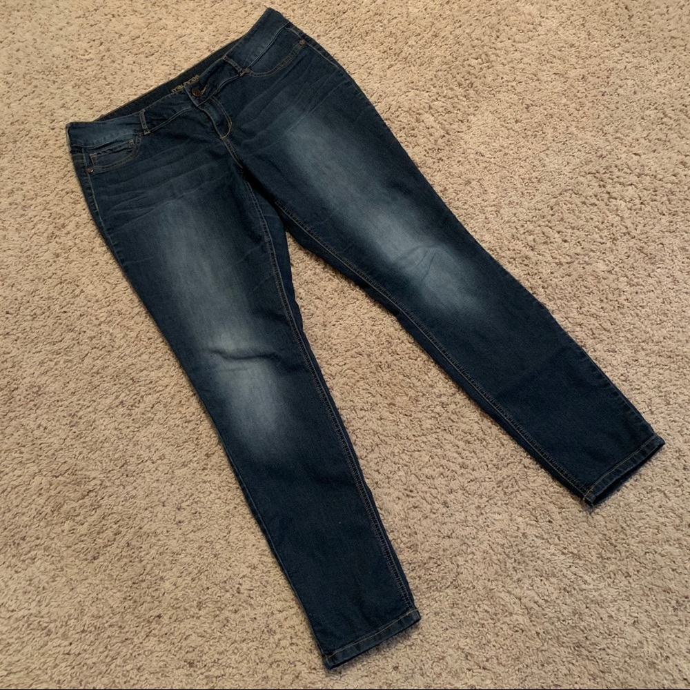 Maurices dark wash jegging, XL-R